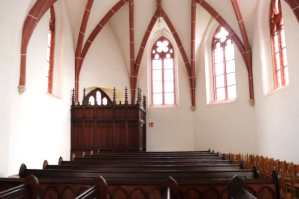 15-kreuz-oder-fronleichnamskapelle-img-2712E9A78A9D-29F3-5A0E-B7AF-2AB37867B6FA.jpg